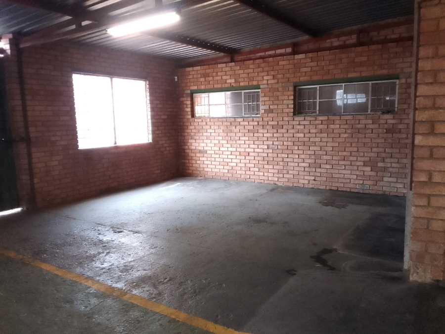 To Let commercial Property for Rent in Oos Einde North West